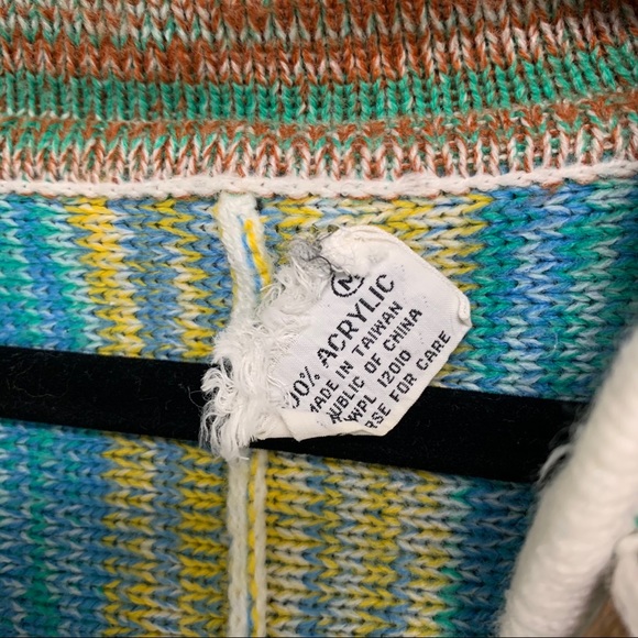 Vintage 1970s women’s Hooded  Flare Sleeve sweater - Picture 9 of 10